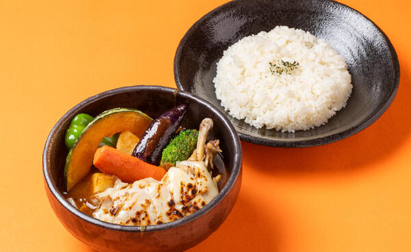 炙りチーズとチキンのスープカレー(ライス付き)