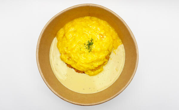 クリームソースオムライス